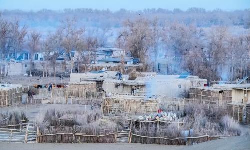 In middle of Taklamakan desert in Xinjiang, a mysterious ancient village was discovered, origin of whose inhabitants is still unknown