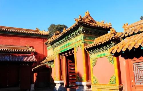 Why is Hall of Mind Improvement in Forbidden City cold and humid all year round? It wasn't until experts dug up floor that they discovered the secret.