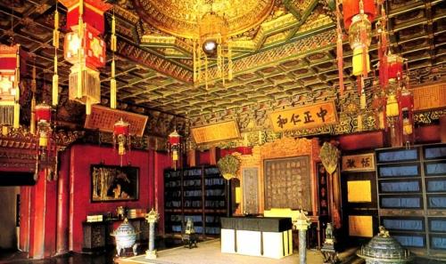 Why is Hall of Mind Improvement in Forbidden City cold and humid all year round? It wasn't until experts dug up floor that they discovered the secret.