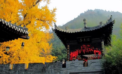 Zhejiang Guangde Temple can't enter hanfu? Became a "Japanese-style" temple? answered locally