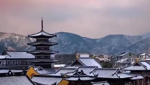 Zhejiang Guangde Temple can't enter hanfu? Became a "Japanese-style" temple? answered locally