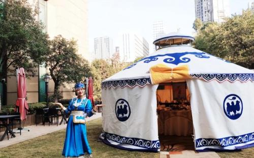 When staying overnight in a yurt, if you find that hostess is tying a red thread on bed, remember that it should not be easily touched