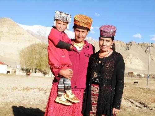 The border between Takxian County, Xinjiang and Afghanistan! The streets are full of blonde beauties, but few people know about them