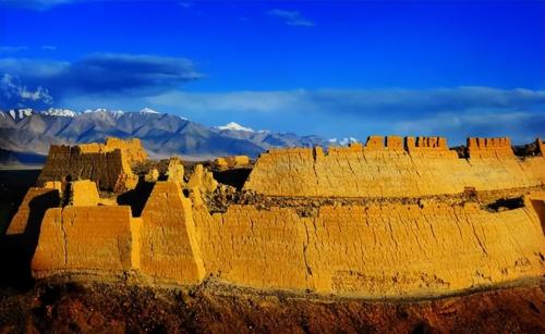The border between Takxian County, Xinjiang and Afghanistan! The streets are full of blonde beauties, but few people know about them