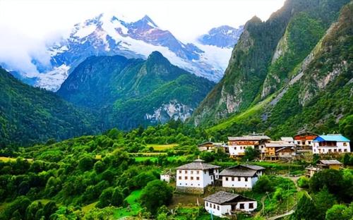 China's "mysterious" village: brothers marry wife, who is father of child?
