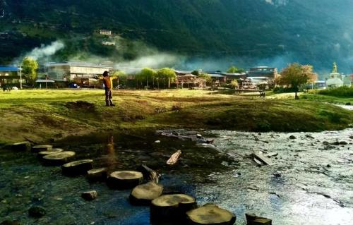 China's "mysterious" village: brothers marry wife, who is father of child?
