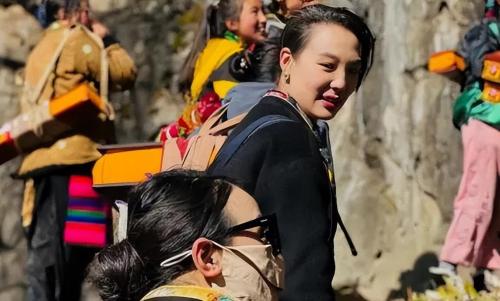 China's "mysterious" village: brothers marry wife, who is father of child?
