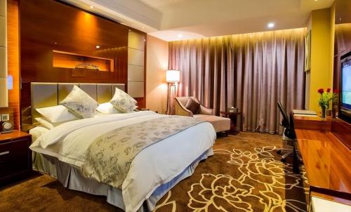 When I sleep in a hotel, why does waiter remind me to turn on light in bathroom? know as soon as possible
