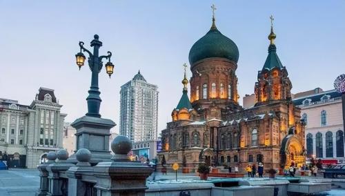 Just like Shanghai, this mixed-race city, which is pulled by trains, has buildings from all over world.
