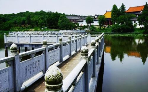 Temple of Conscience in Hubei Province, you can also eat vegetarian food here without entrance fees, but tourists often misunderstand name.