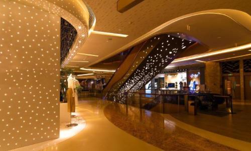 Liaoning shopping center "helplessly" closed, sellers fled one after another, buyers: interior is like a maze