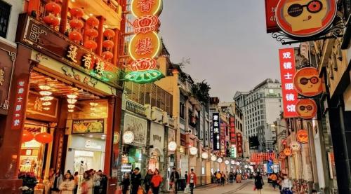 The only Cantonese-speaking "Tier 1 city" in China is now becoming official, how long will it last?
