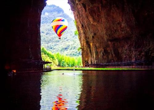 How mysterious is "Western Gate of Hubei Province"? It used to be a forbidden place, and it is said that head of state general Ba was placed here.