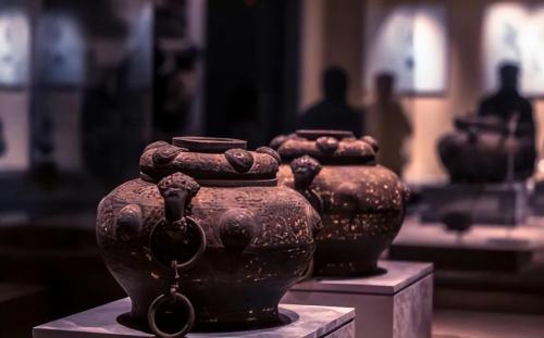Giant sarcophagus discovered in Guangxi that is still immortal! The owner of tomb "became a mystery" and left a thousand-year legacy