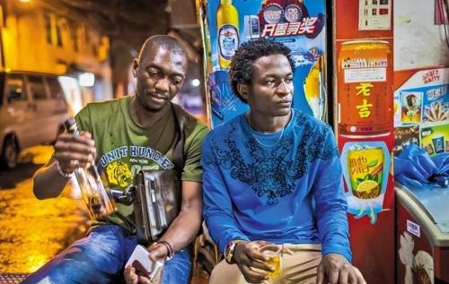 Are there fewer and fewer blacks in Guangzhou? Large number of blacks move to another city in China with 'sinister' eyesight
