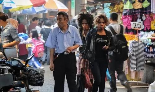 Are there fewer and fewer blacks in Guangzhou? Large number of blacks move to another city in China with 'sinister' eyesight
