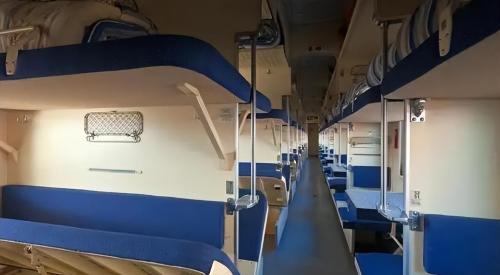 Sleeping on trains "mixed with men and women", are you not afraid that someone will fish in troubled waters? Conductor speaks the truth