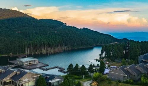 Happy ancient city: every family has hot springs, average life expectancy is 91 years, and slow pace of life is suitable for elderly.