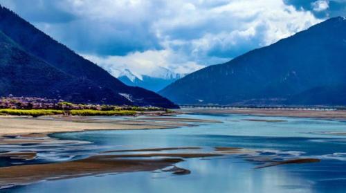 India is categorically against! My country already has Three Gorges reservoir, why develop Brahmaputra?
