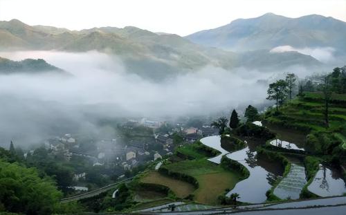 Hidden in Zhejiang is "Little Tibet", which is hidden in clouds all year round, like a paradise, you know?
