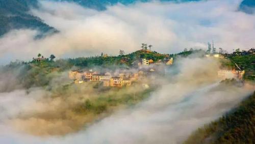 Hidden in Zhejiang is "Little Tibet", which is hidden in clouds all year round, like a paradise, you know?
